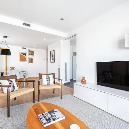 The Corner By Aspasios Apartment
