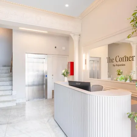 The Corner By Aspasios Apartment